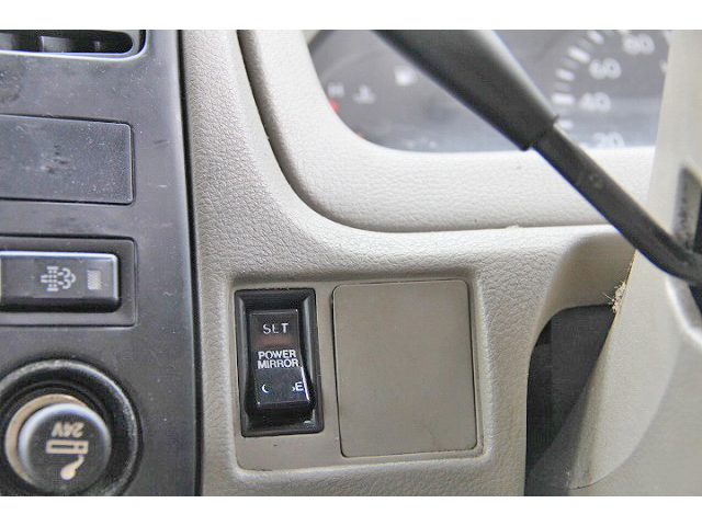 日野デュトロアルミウイング小型（2t・3t）[写真36]