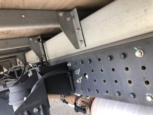 三菱ふそうキャンターアルミバン小型（2t・3t）[写真18]