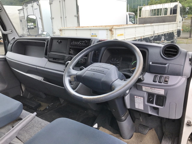 三菱ふそうキャンターアルミバン小型（2t・3t）[写真30]