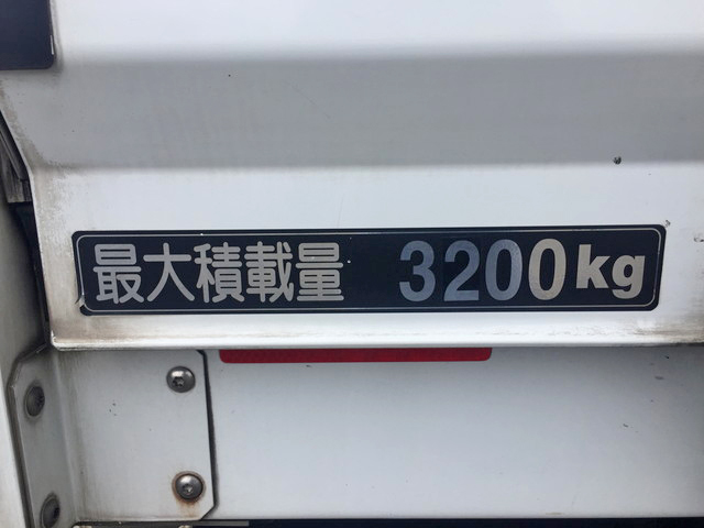 いすゞフォワードパネルバン中型（4t）[写真14]