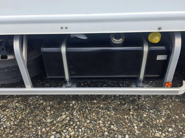 いすゞフォワードパネルバン中型（4t）[写真17]