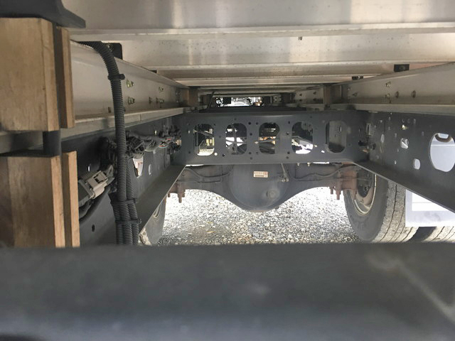 いすゞフォワードパネルバン中型（4t）[写真21]