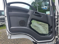 いすゞフォワードパネルバン中型（4t）[写真27]