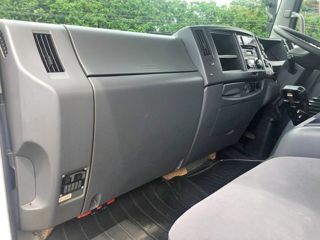 いすゞフォワードパネルバン中型（4t）[写真31]