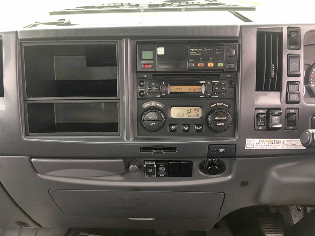 いすゞフォワードパネルバン中型（4t）[写真36]