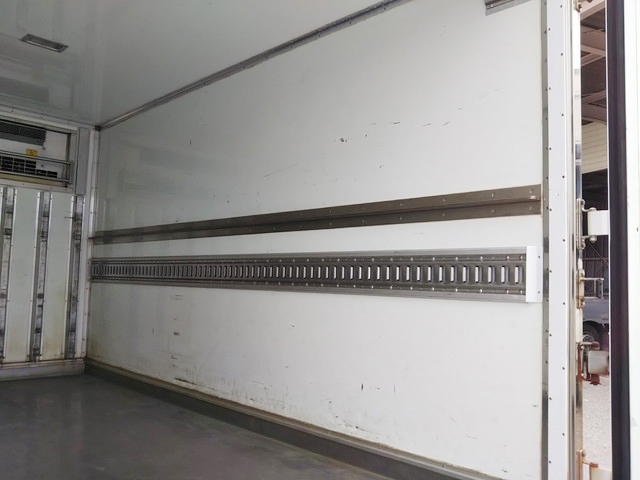 三菱ふそうキャンター冷凍車（冷蔵車）小型（2t・3t）[写真14]