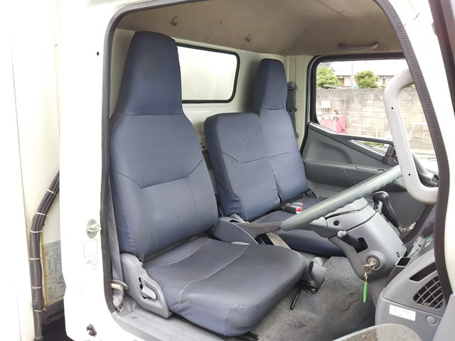 三菱ふそうキャンター冷凍車（冷蔵車）小型（2t・3t）[写真32]