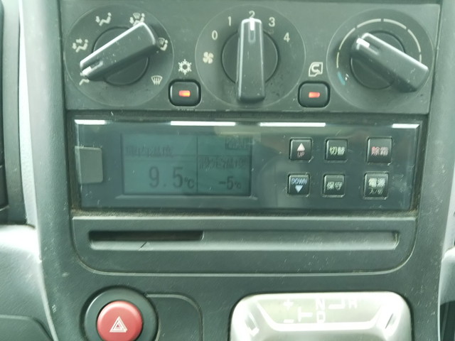 三菱ふそうキャンター冷凍車（冷蔵車）小型（2t・3t）[写真36]