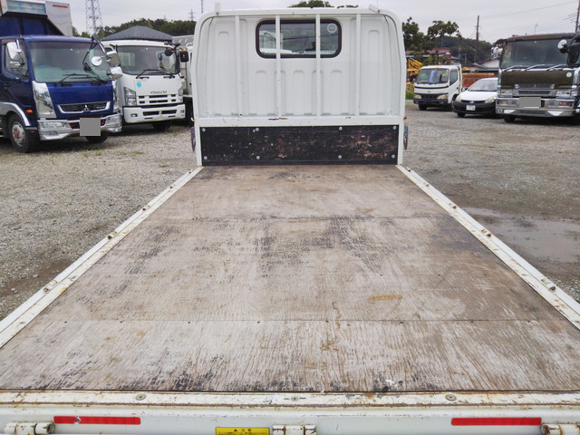 三菱ふそうキャンター平ボディ小型（2t・3t）[写真11]