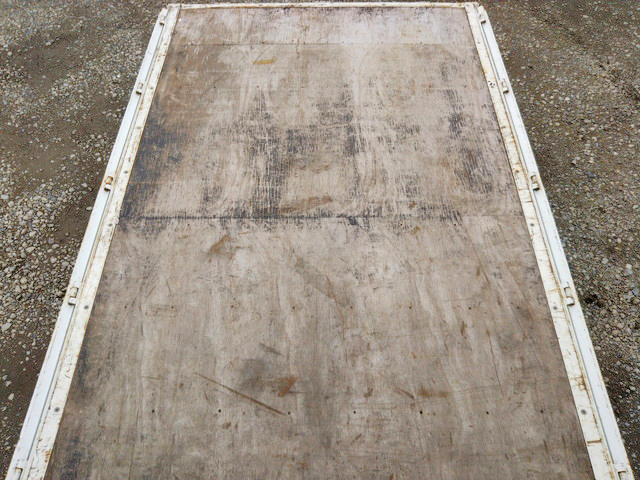 三菱ふそうキャンター平ボディ小型（2t・3t）[写真13]