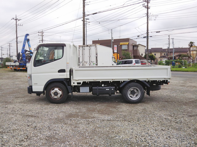 三菱ふそうキャンター平ボディ小型（2t・3t）[写真05]