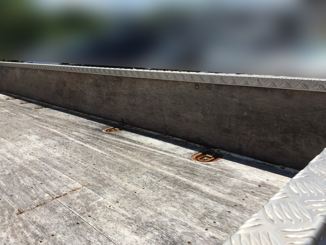 いすゞエルフユニック4段小型（2t・3t）[写真10]