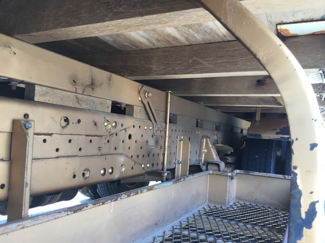 いすゞエルフユニック4段小型（2t・3t）[写真17]