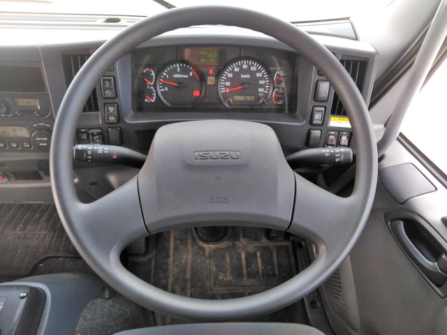 いすゞフォワードアルミウイング中型（4t）[写真35]