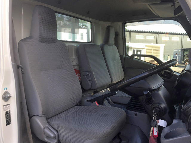 日野デュトロ平ボディ小型（2t・3t）[写真30]