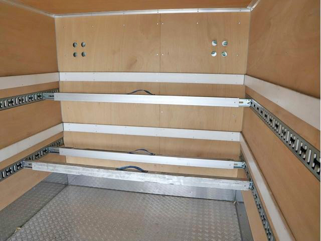 いすゞエルフパネルバン小型（2t・3t）[写真11]