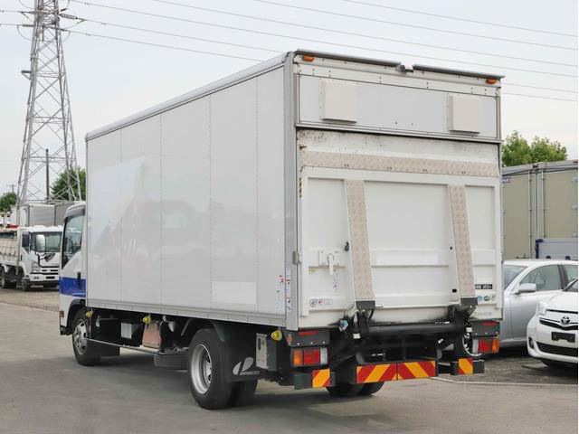 いすゞエルフパネルバン小型（2t・3t）[写真02]