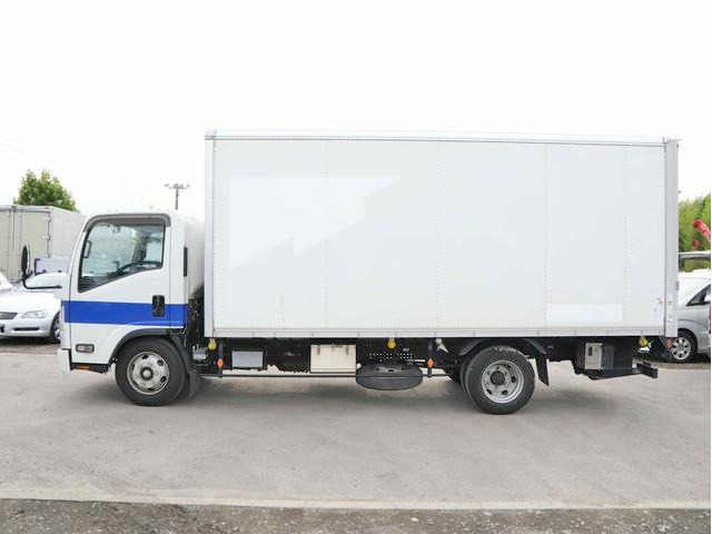 いすゞエルフパネルバン小型（2t・3t）[写真03]