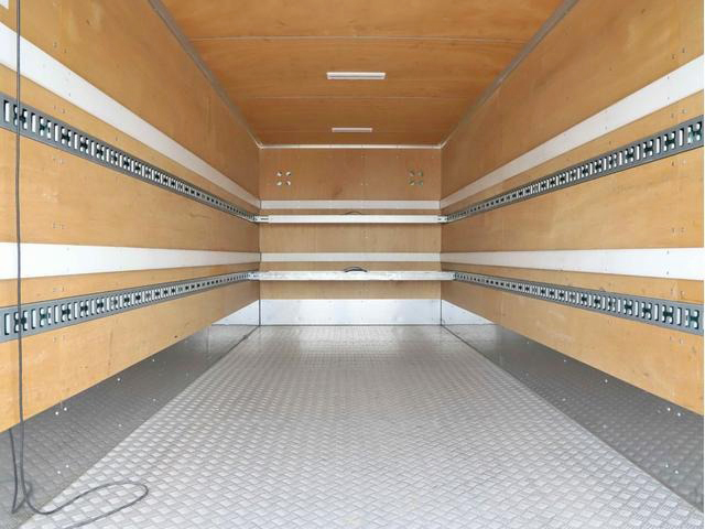 いすゞエルフパネルバン小型（2t・3t）[写真09]