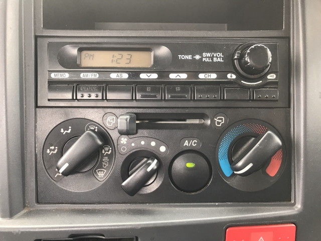 いすゞエルフクレーン4段小型（2t・3t）[写真34]