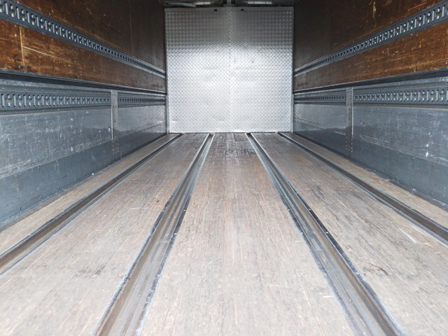 三菱ふそうファイターアルミウイング増トン（6t・8t）[写真13]