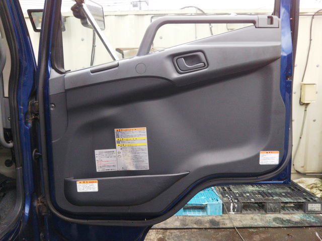 三菱ふそうファイターアルミウイング増トン（6t・8t）[写真28]