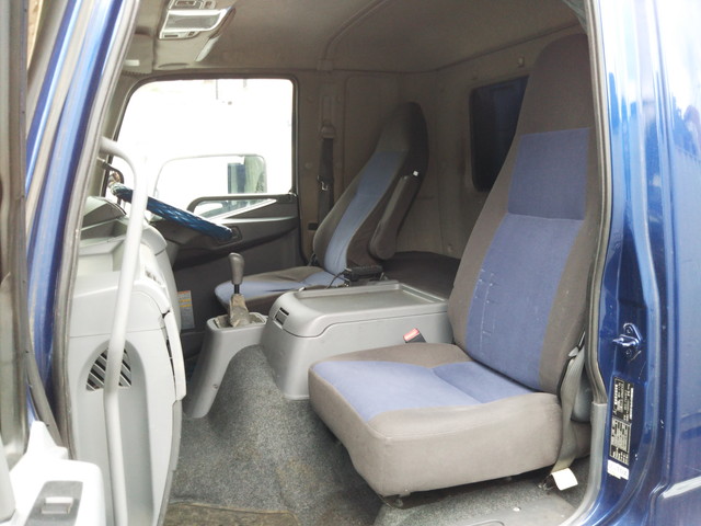 三菱ふそうファイターアルミウイング増トン（6t・8t）[写真29]