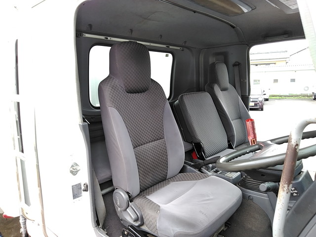 いすゞフォワード深ダンプ（土砂禁ダンプ）中型（4t）[写真30]