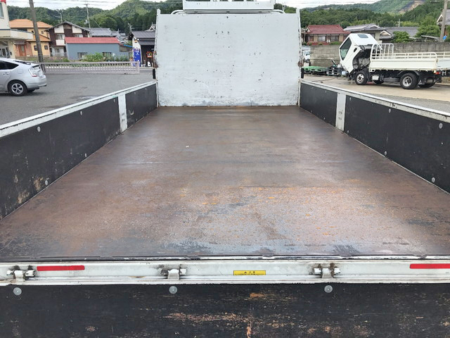 三菱ふそうキャンター平ボディ小型（2t・3t）[写真12]