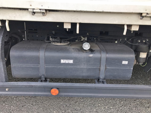 三菱ふそうキャンター平ボディ小型（2t・3t）[写真21]