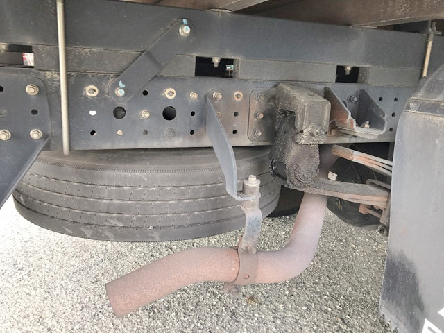 三菱ふそうキャンター平ボディ小型（2t・3t）[写真22]