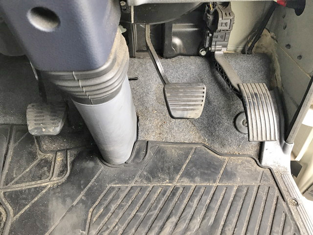 三菱ふそうキャンター平ボディ小型（2t・3t）[写真39]