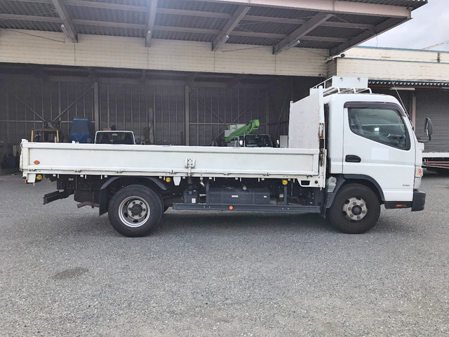 三菱ふそうキャンター平ボディ小型（2t・3t）[写真06]