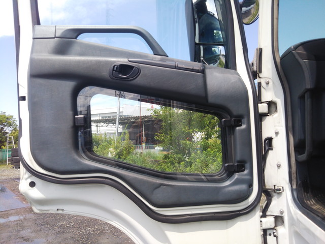 三菱ふそうスーパーグレートアルミブロック大型（10t）[写真24]