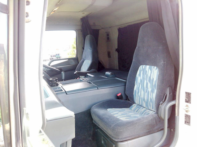 三菱ふそうスーパーグレートアルミブロック大型（10t）[写真28]