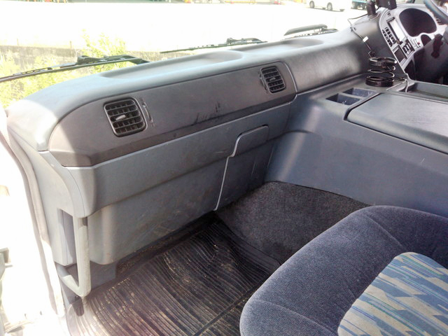 三菱ふそうスーパーグレートアルミブロック大型（10t）[写真29]