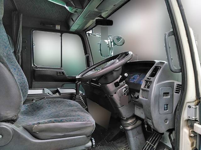 日野レンジャー平ボディ中型（4t）[写真31]