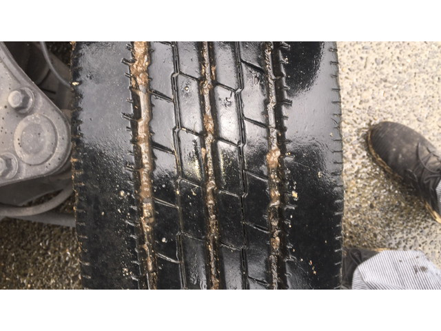 三菱ふそうキャンター平ボディ小型（2t・3t）[写真16]