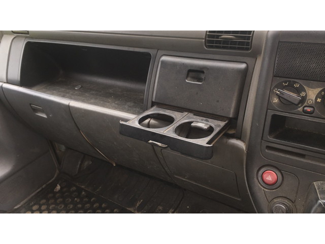 三菱ふそうキャンター平ボディ小型（2t・3t）[写真24]