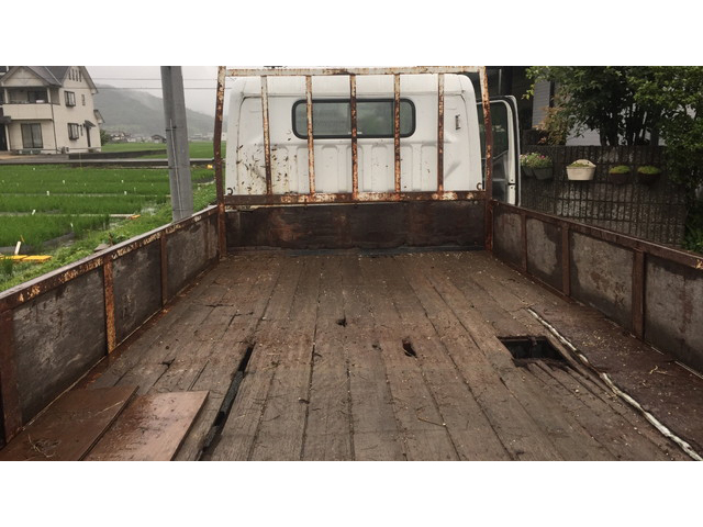 三菱ふそうキャンター平ボディ小型（2t・3t）[写真06]