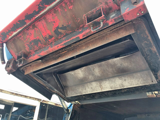 日野レンジャーパッカー車（塵芥車）中型（4t）[写真12]