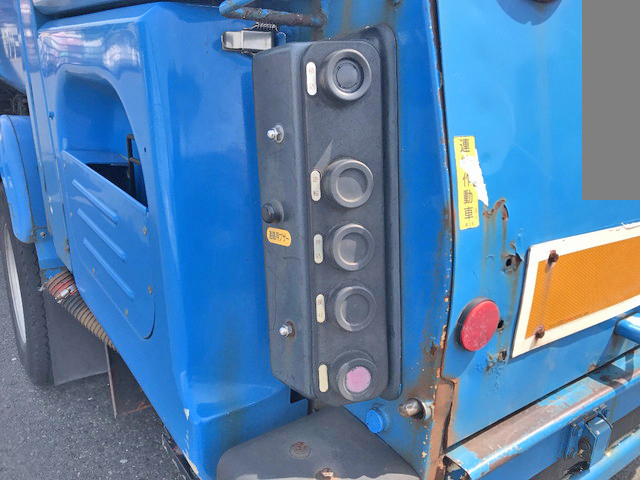日野レンジャーパッカー車（塵芥車）中型（4t）[写真13]