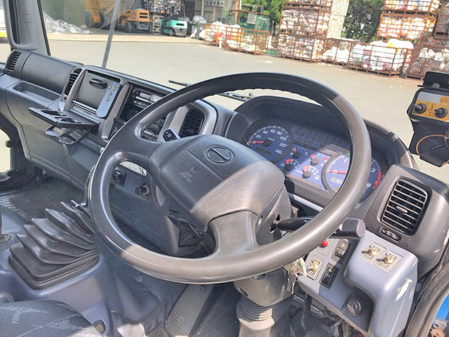 日野レンジャーパッカー車（塵芥車）中型（4t）[写真29]