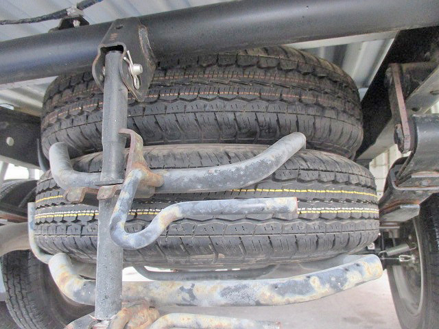 マツダボンゴ平ボディ小型（2t・3t）[写真10]