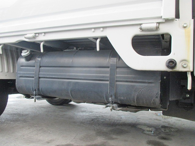 マツダボンゴ平ボディ小型（2t・3t）[写真11]