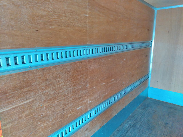 三菱ふそうキャンターアルミバン小型（2t・3t）[写真10]