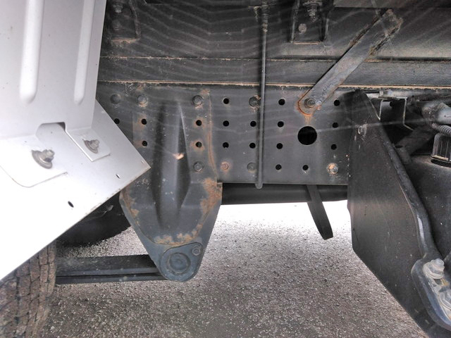 三菱ふそうキャンターアルミバン小型（2t・3t）[写真18]