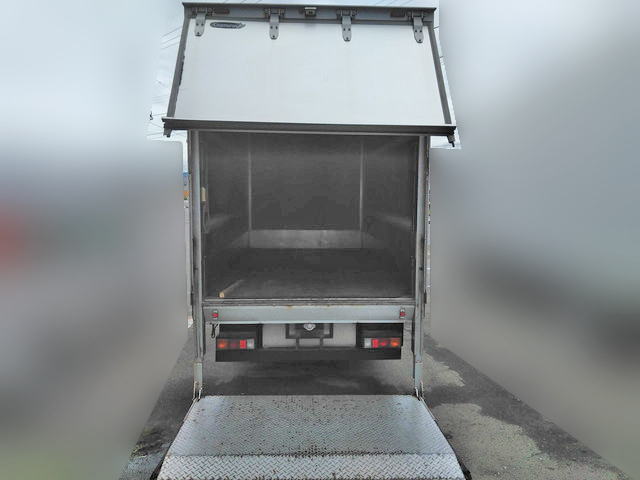 三菱ふそうキャンターアルミバン小型（2t・3t）[写真07]