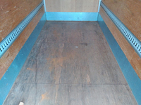 三菱ふそうキャンターアルミバン小型（2t・3t）[写真09]