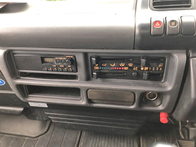 いすゞエルフダンプ小型（2t・3t）[写真32]